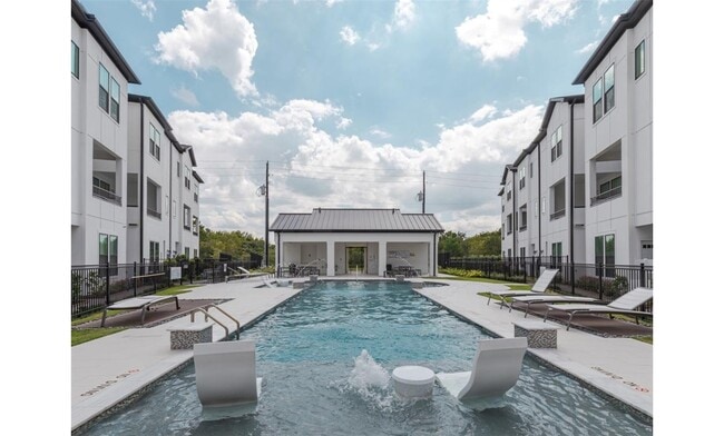 Photo - 2802 Grand Fountains Dr