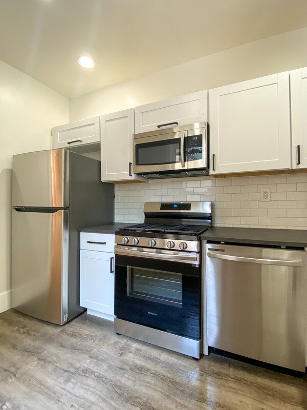 Photo - 1535 Fallowfield Ave Unit 1