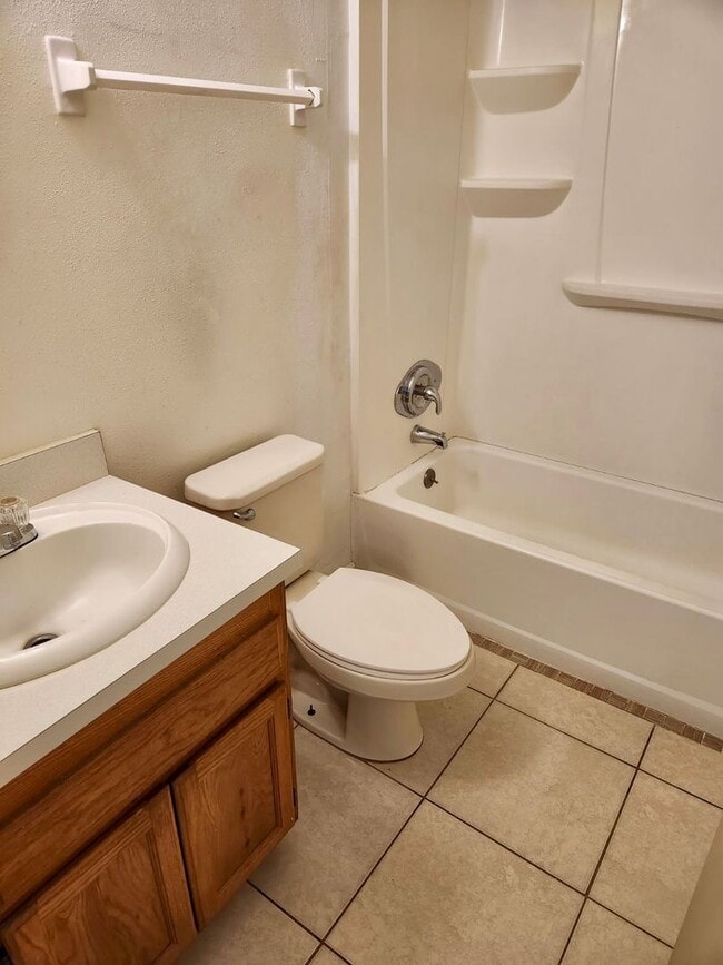 Photo - 1711 Birchwood Cir Unit #2