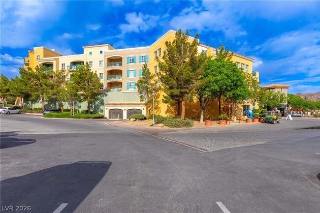 Photo - 30 Strada Di Villaggio Unit 133