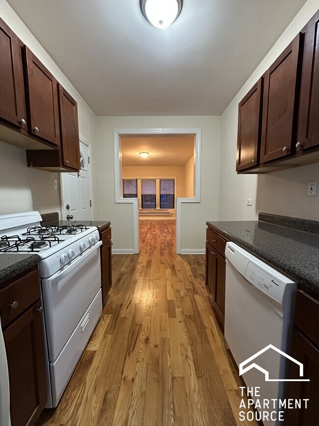 Photo - 1319 Oak Ave Unit C2