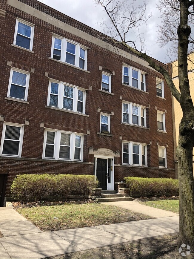 Building Photo - 6346 N Wayne Ave Unit 1N Rental