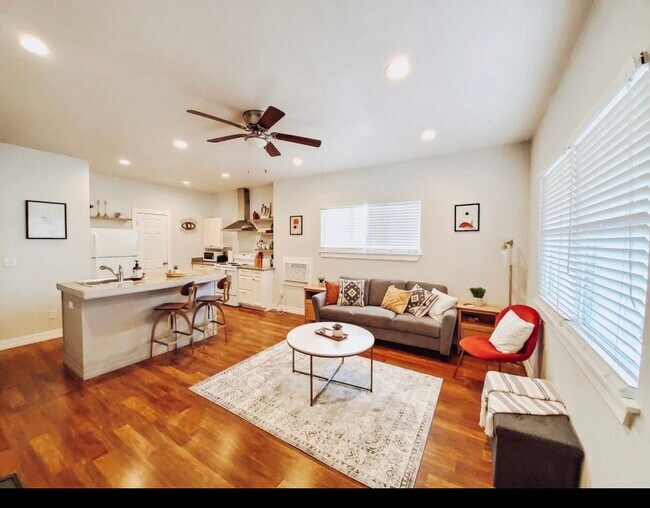 Photo - 636 S Quaker Ave