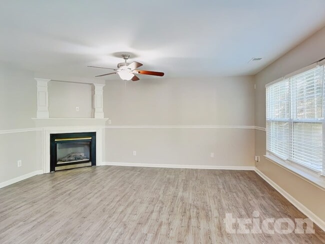 Photo - 5940 Briggs Dr