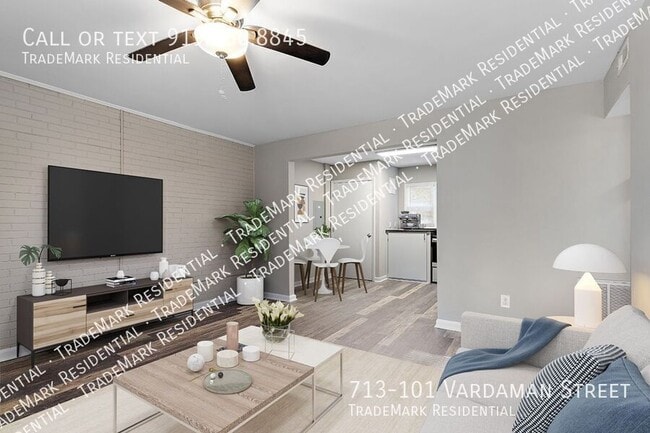 Photo - 713 Vardaman St