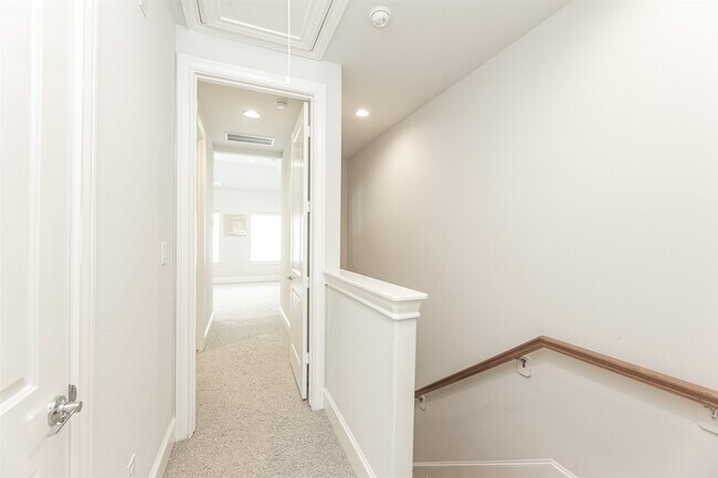 Photo - 2028 Waterloo Station Rd