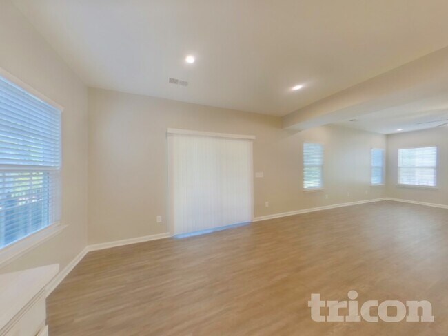 Photo - 1340 Lena St House