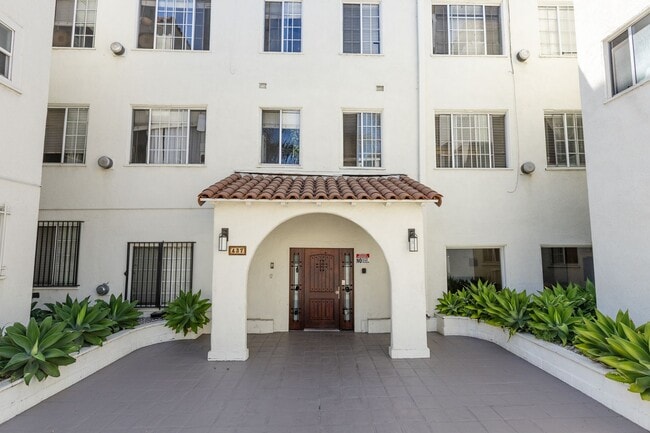 Photo - Spacious Junior 1 Bedroom Oakwood/East Hollywood