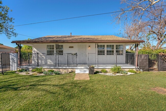 Photo - 6059 Vantage Ave House