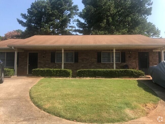 Building Photo - Available now!!! 2 bedroom 1 bath duplex! Rental