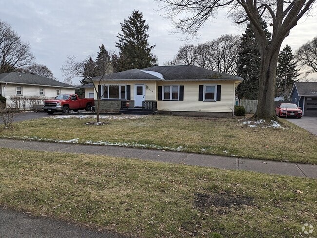 Building Photo - 486 Brookview Dr Rental