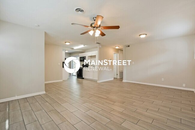 Photo - 2 Bedroom Pet-Friendly Home in Mount Dora, FL with Main Street Renewal