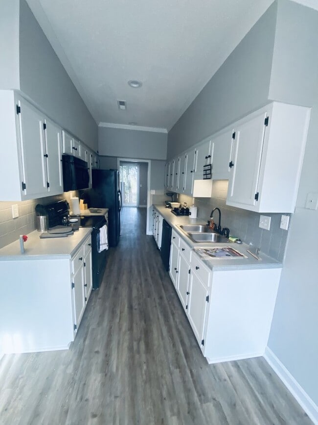 Photo - Coming Soon.... Spacious 3 Bedroom 2.5 Bath Townhome!!