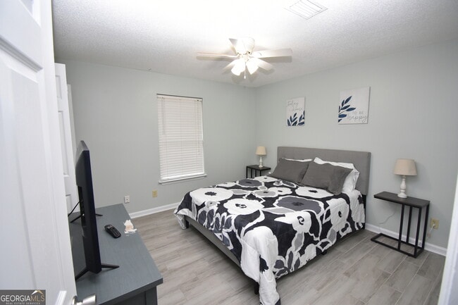 Photo - 208 Gunter St