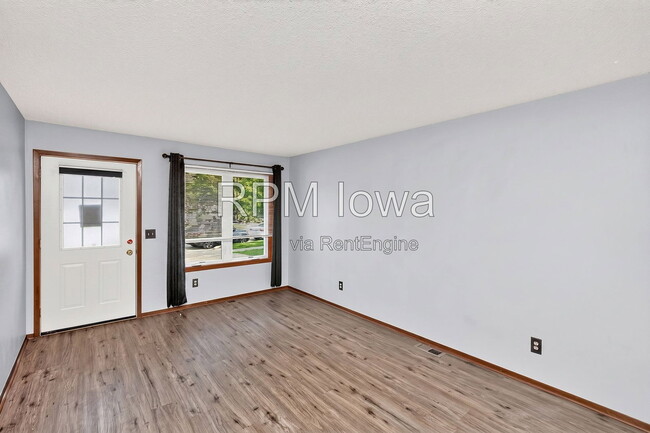 Photo - 1614 NW Applewood St