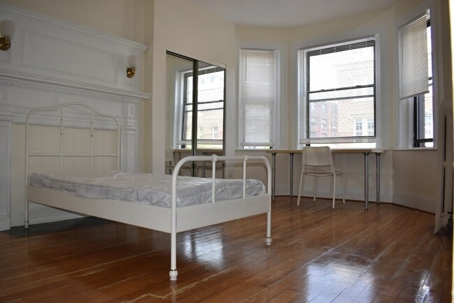 Photo - 16 Glenville Ave