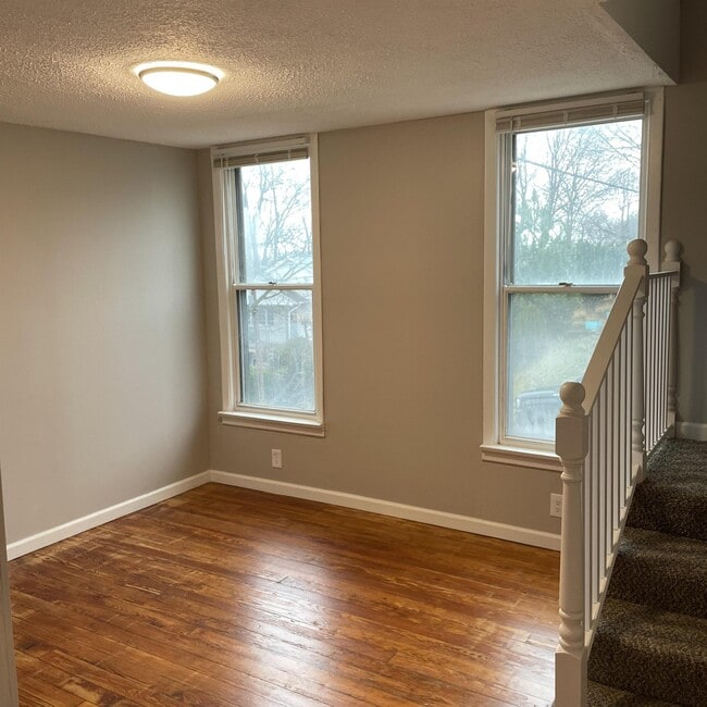 Photo - 105 Carlisle St