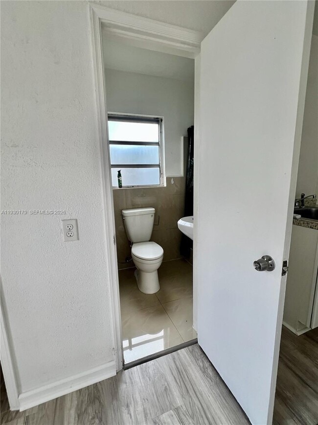 Photo - 2018 Jackson St Unidad Back