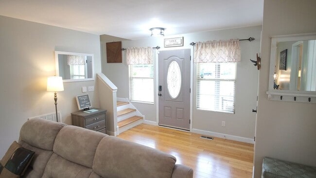 Photo - 283 Shiloh Ln