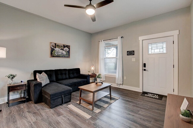 Building Photo - 42 S Holmes Ave Unit ID1303782P Rental