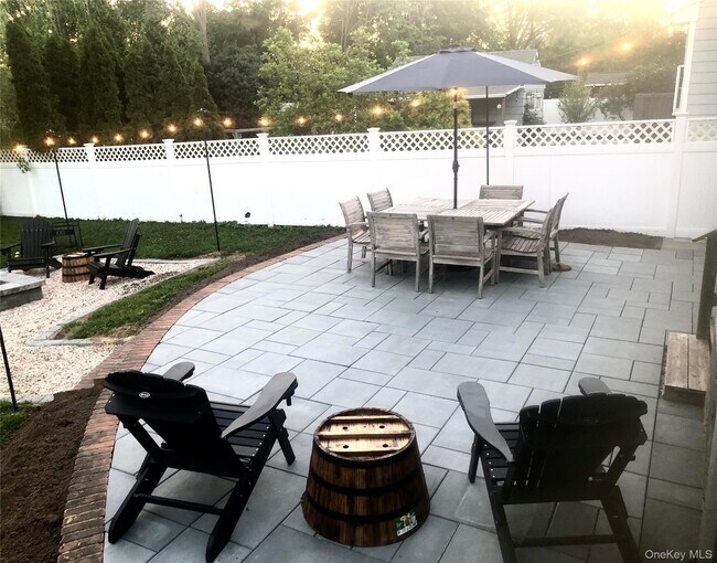 Photo - 310 Old Shipyard Ln