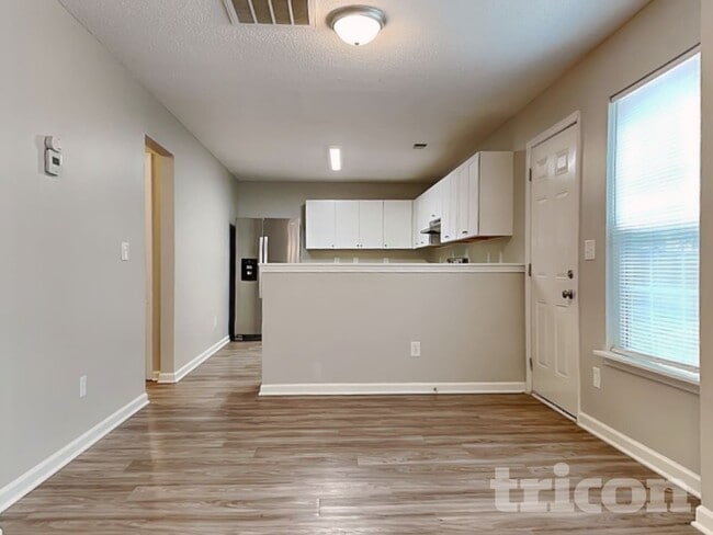 Photo - 121 Eagle Pointe Dr
