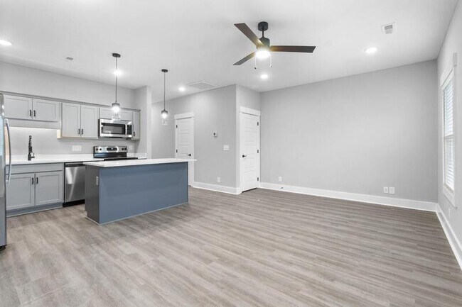 Photo - 306 Jonathan Wade Cir