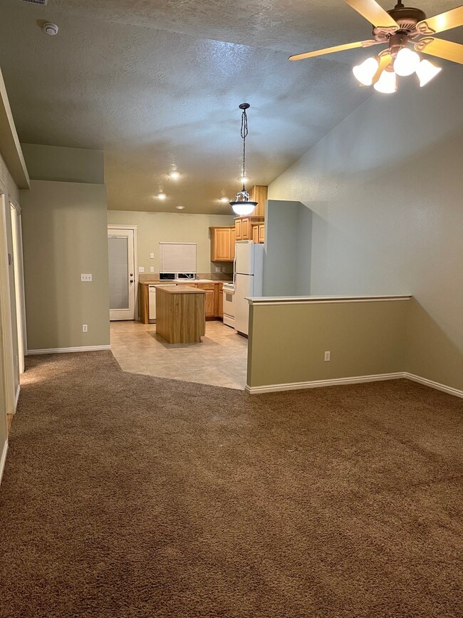 4879 Holmes St Unit 4879