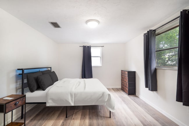 Building Photo - 7407 Duke Dr Rental