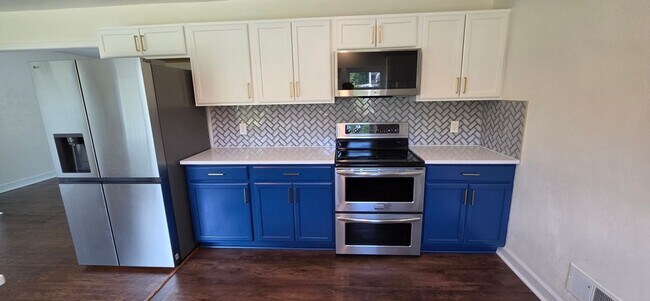 Photo - 3417 Windsor Rd