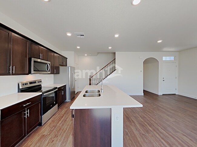 Photo - 1613 Viaggio Ave