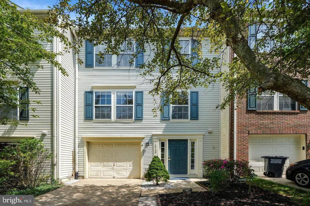 Photo - 10159 Elgin Way