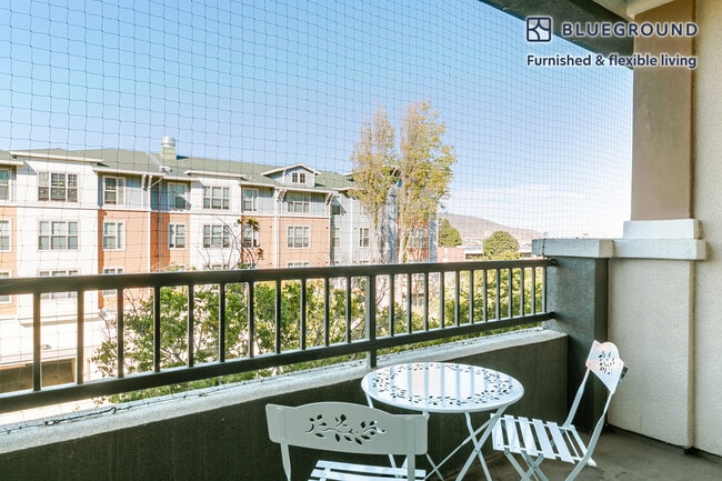 Photo - 1051 Commodore Dr Unit SI FL3-ID2077