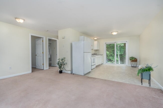 Building Photo - 363 Bow Lake Rd Rental