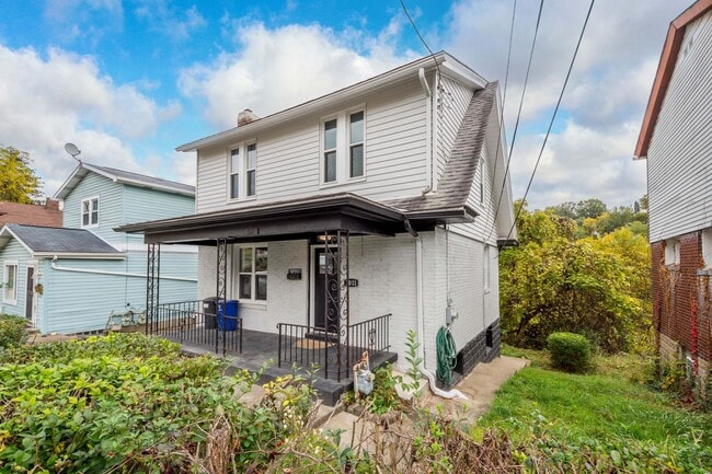 Photo - Beautiful 3 bedroom home in Beechview available March 15!