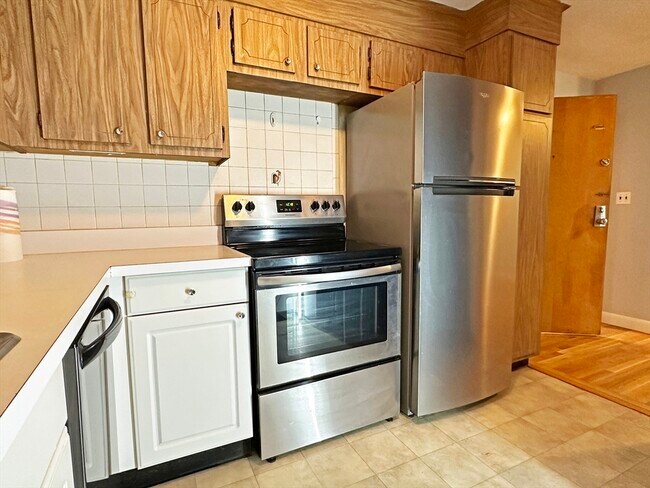 Photo - 100 Summer St Unit 1-4