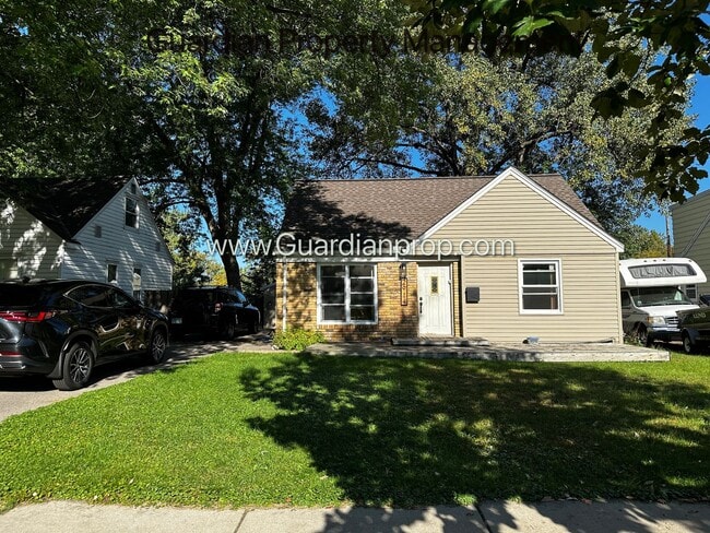 Building Photo - St Louis Park Renovated Single Family Home...