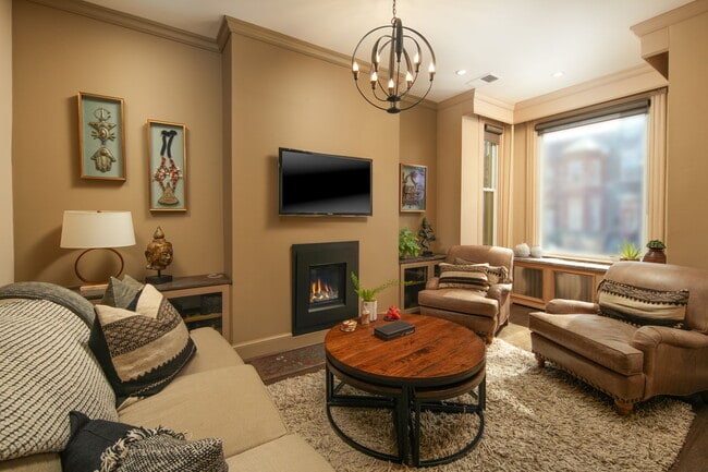 Photo - 6 Quincy Pl NE