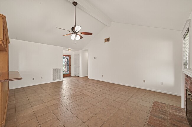 Building Photo - 2510 Old Fort Rd