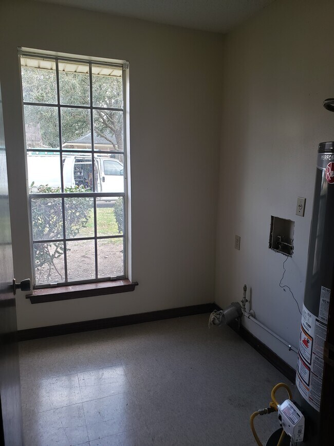 Photo - 121 Brentwood Dr