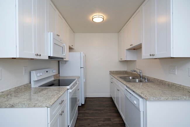 Photo - Pier View Apartments