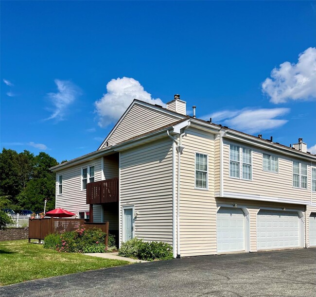 Building Photo - 4001 Whispering Hills Dr Rental