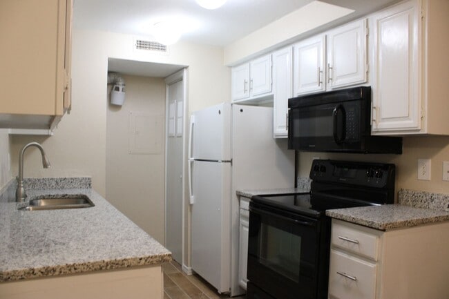 Photo - 11130 N Stratford Dr