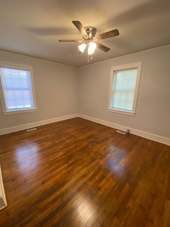Photo - Cambridge Cir 161 & 163 Unit 161