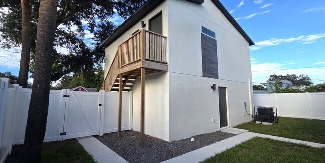 Photo - 926-912 12th Ave S