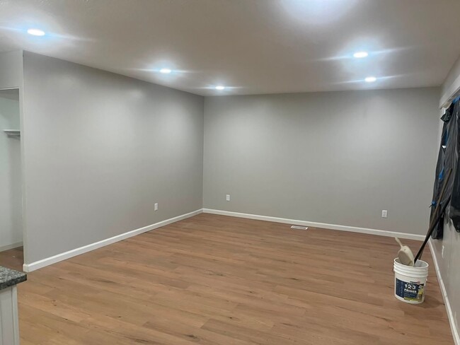 Photo - 7004 Roe Blvd