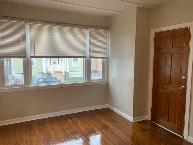 Photo - 512 Pine St Unit 1 East