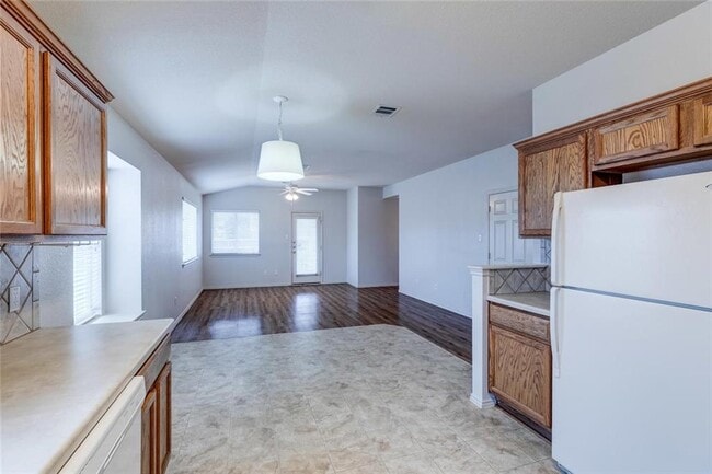 Photo - 405 Fort Thomas Pl