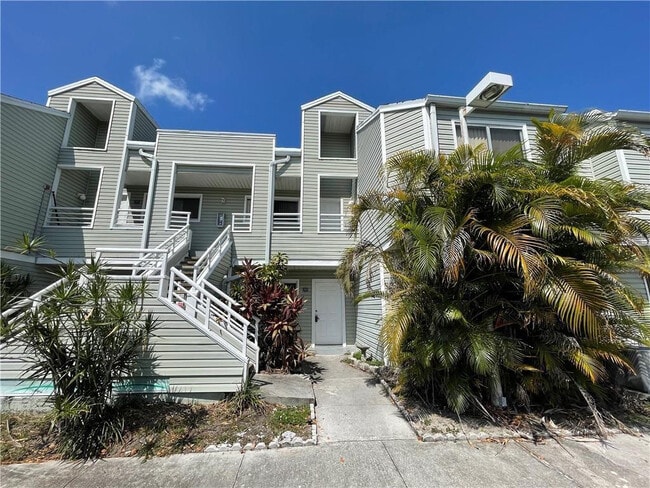 Building Photo - 3417 NW 44th St Unit 206