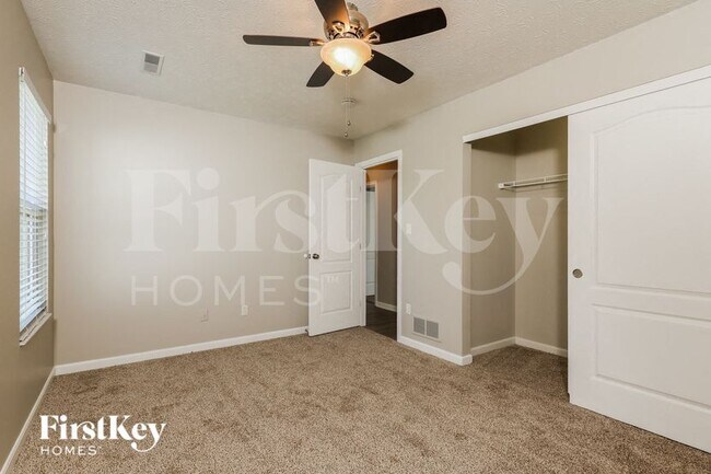 Photo - 160 Cambridge Dr